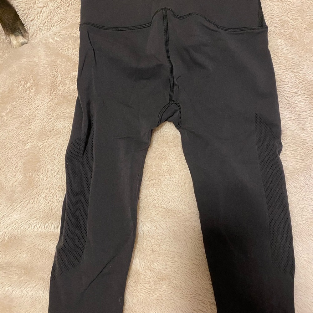 Lululemon cropped leggings with vented pattern